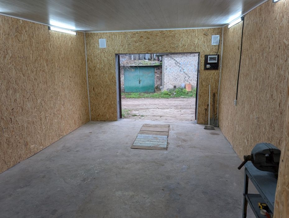 Гараж 6х4 с комнатой 4х2.2 Космонавтов , швейная фабрика