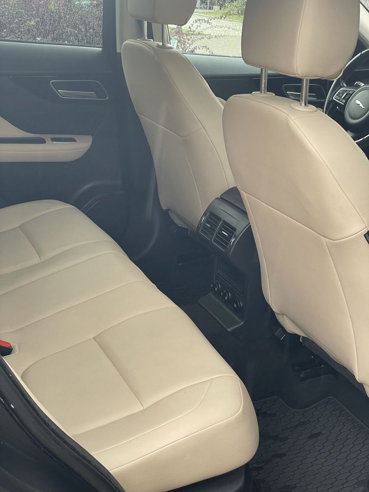 Jaguar F-Pace 2.0t 2017 r.