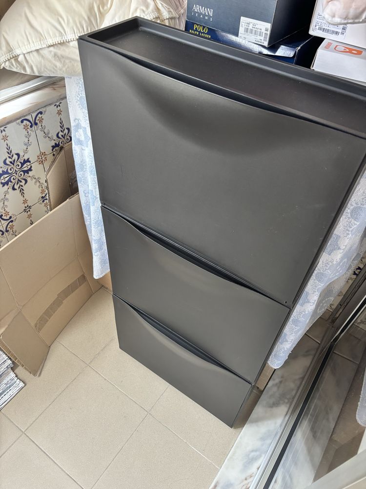 Sapateira Preta Ikea