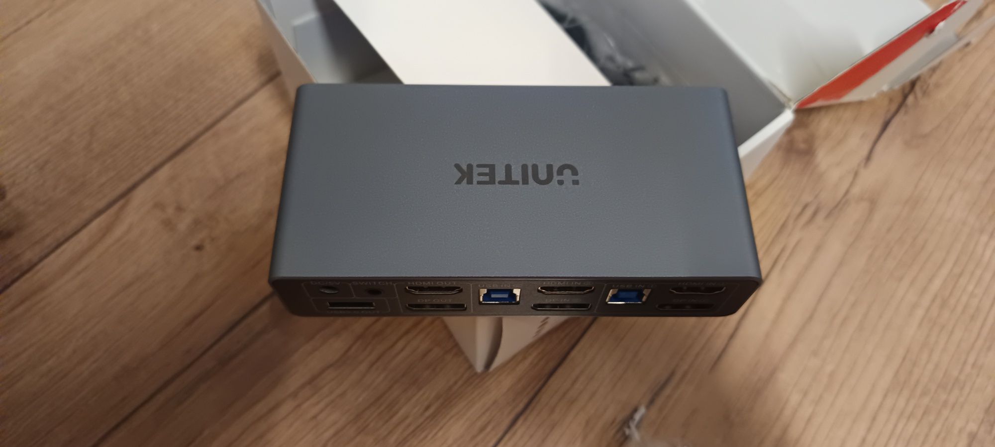 Przełącznik KVM Unitek 2 monitory 2 komputery 4K 60Hz HDMI+Displayport