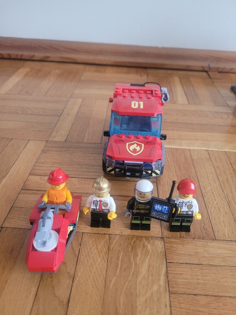 LEGO City 60215 Remiza strażacka