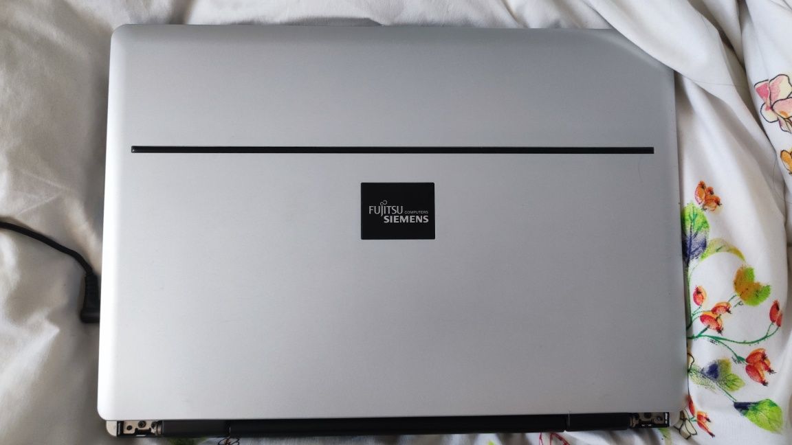 Ноутбук Fujitsu Siemens Amilo Pi 2512