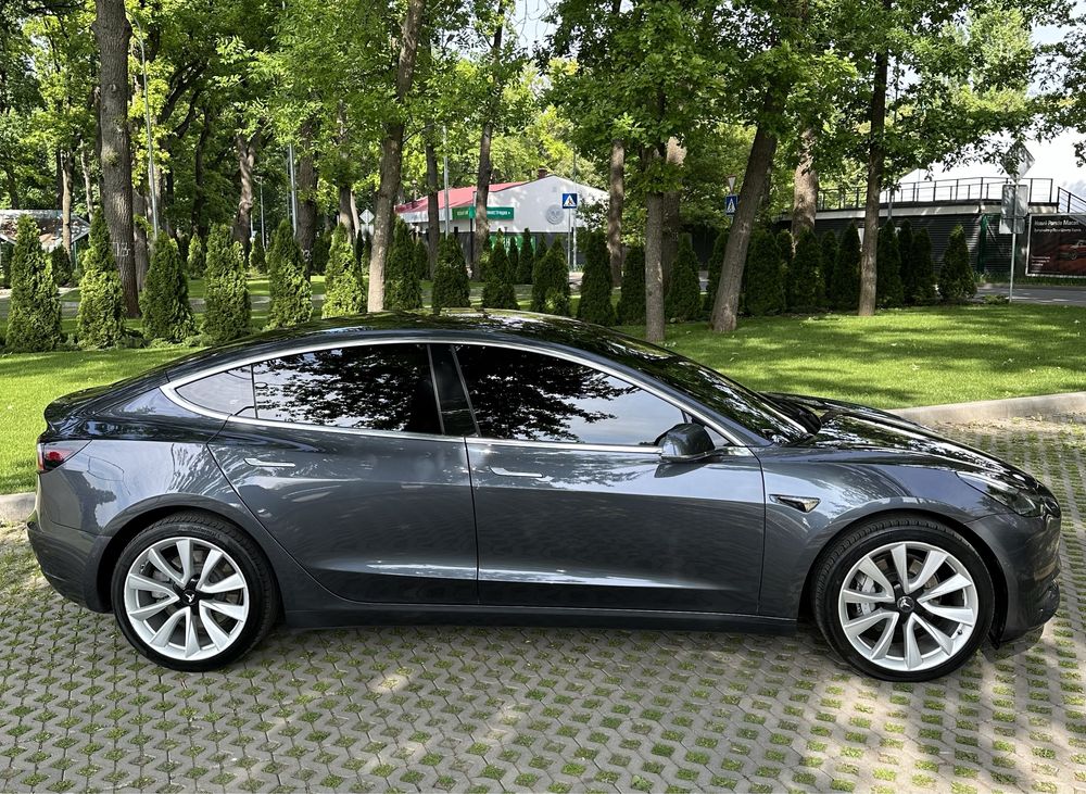 TESLA MODEL 3 80.5 kWh 441 л.с