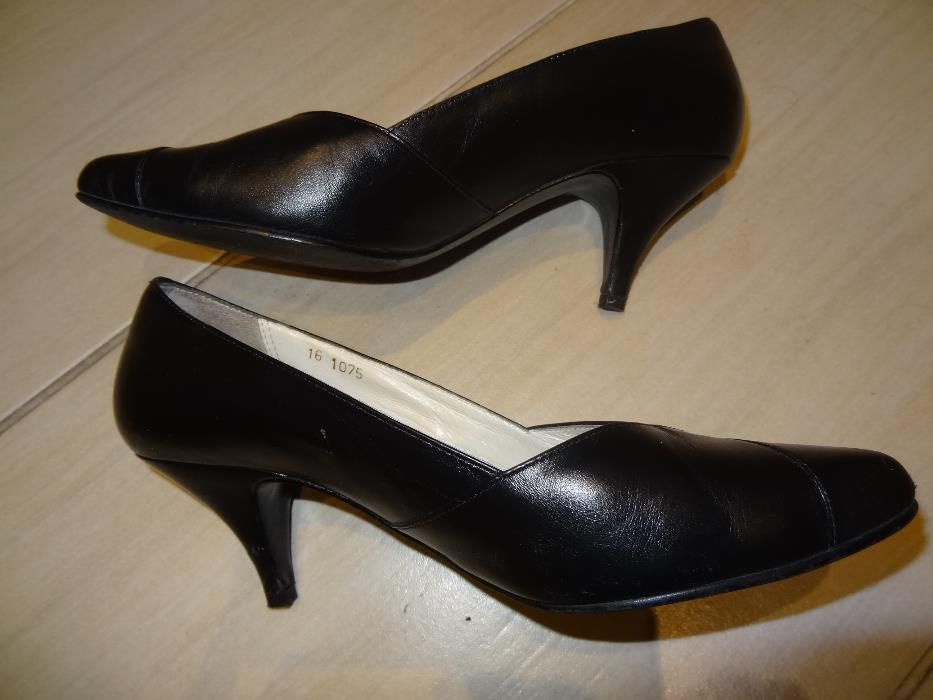 Eleganckie czarne skórzane buty Roz. 38
