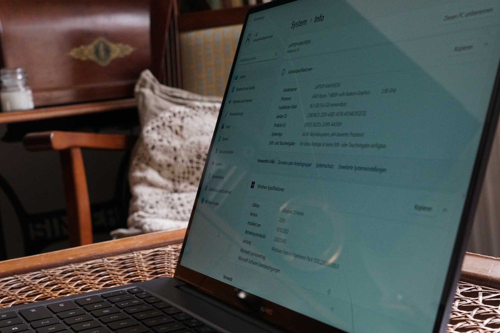 zobacz Huawei Matebook AMD R7 14" z rysą