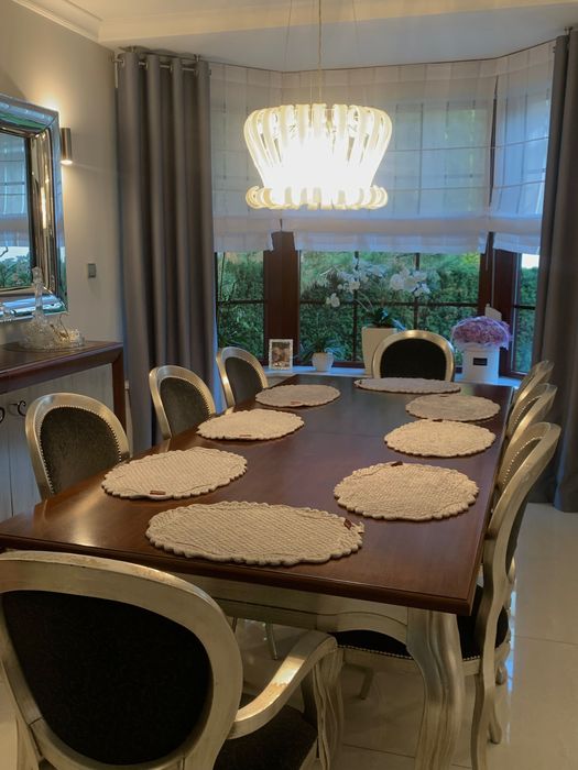 Stół do jadalni z krzesłami