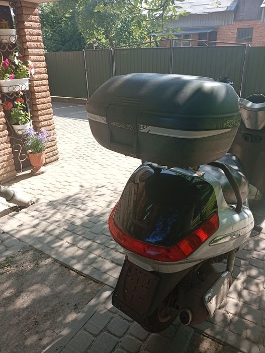 Продам скутер Piaggio x8