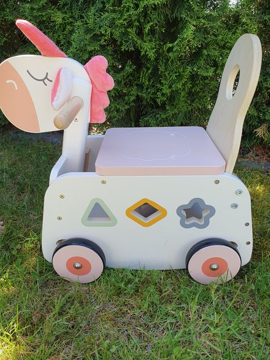 Drewniany jeździk pchacz sorter