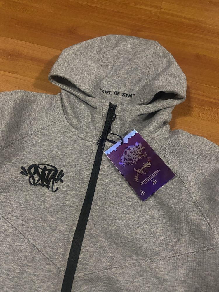 Зип худи Syna world