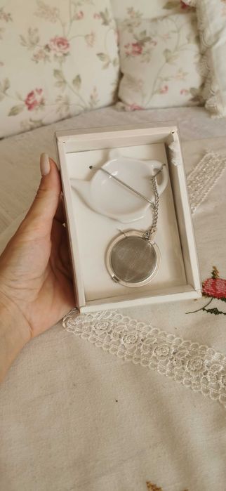 Zaparzacz do herbaty z podstawką