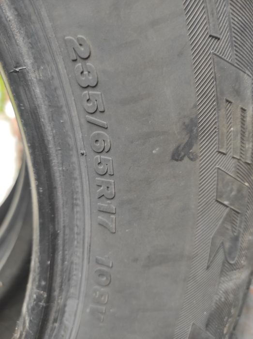 Резина  235 / 65 р 17