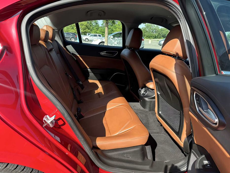 Alfa Romeo Giulia      2018