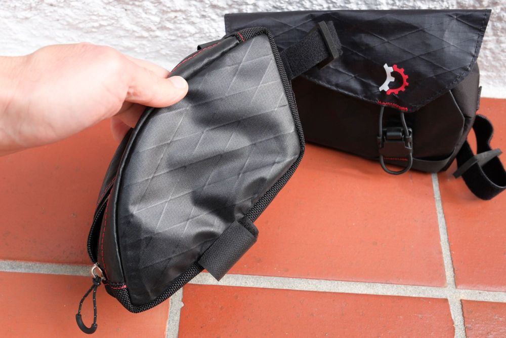 Bolsas bicicleta Revelate Designs Mag Tank Bolt On 1L + Jerrycan