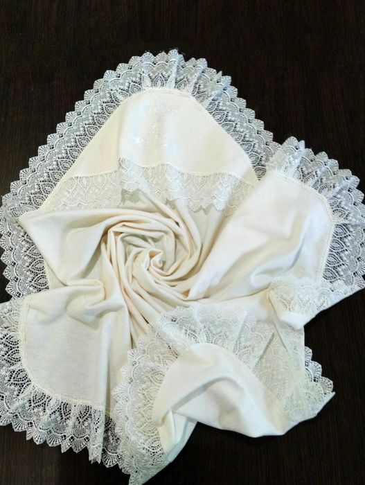 Див. всі фото. Крижма для хрестин малюка білого кольору і айворі