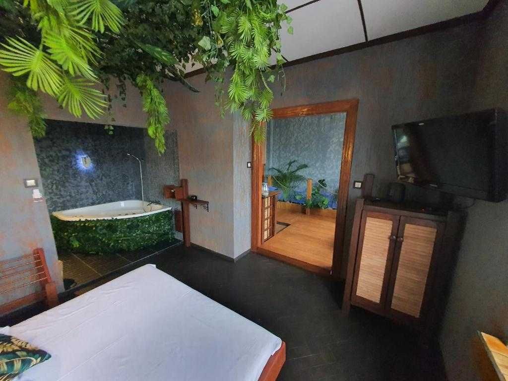 JUNGLE apartament z jacuzzi w centrum miasta