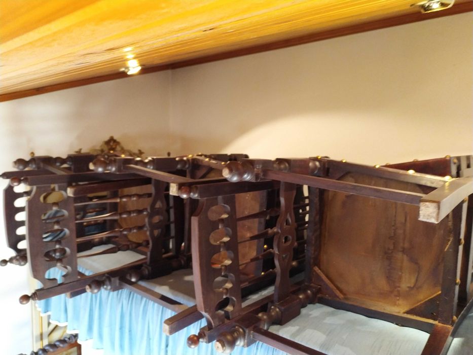 6 cadeiras em madeira totalmente restauradas (40€ por unidade)