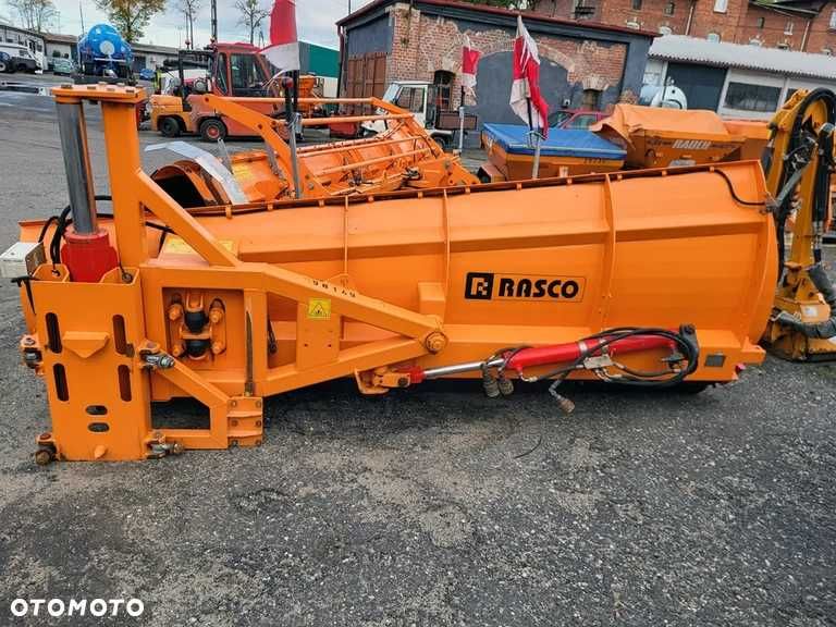 Rasco Pług odśnieżający boczny Chorwackiej firmy Rasco do ciężarówek