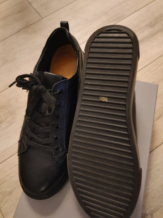 VENEZIA czarne buty na suwak  roz 40