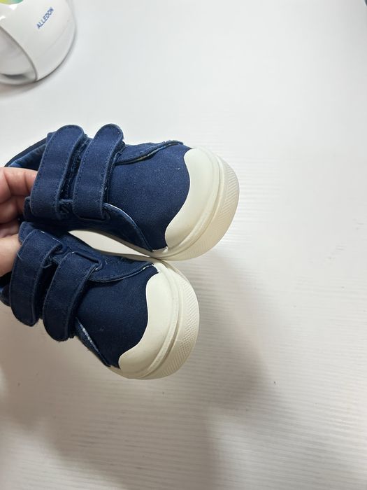 Продам кеди / взуття в садочок