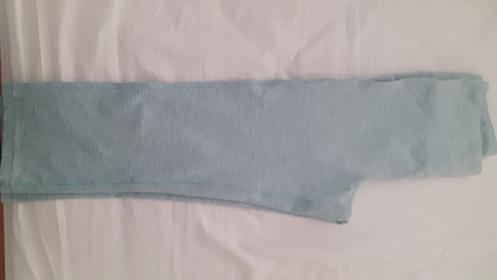 Leggings de varias cores e varias marcas praticamente novas.