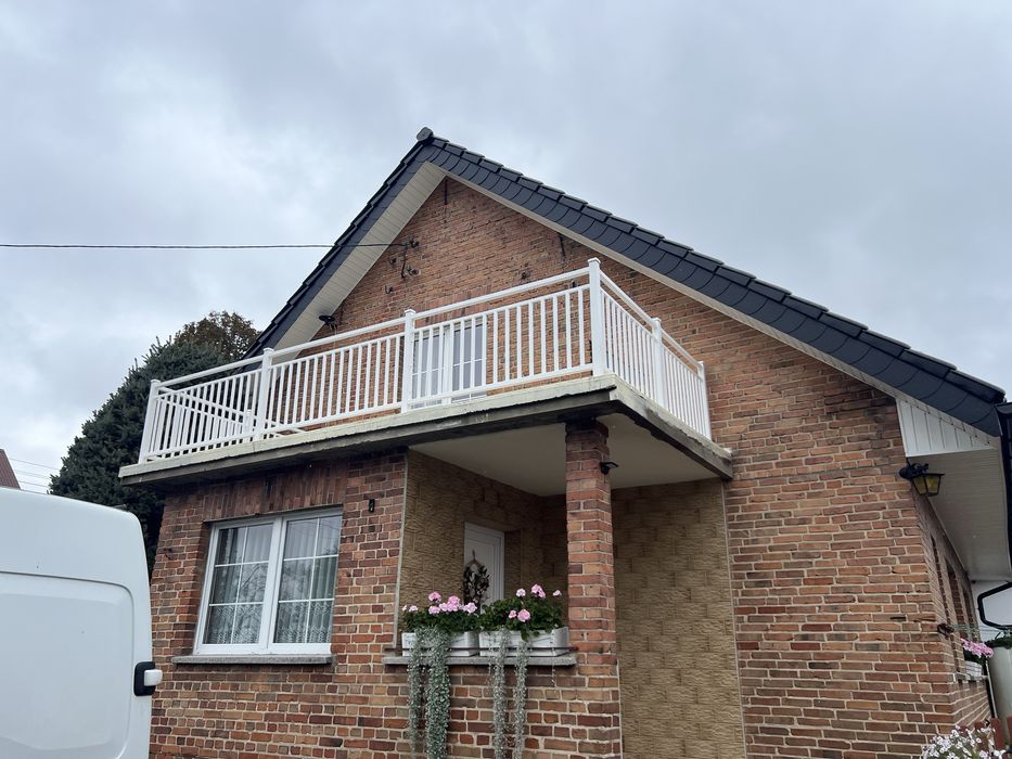 Balustrady stalowe zewnetrzne i wewnetrzne