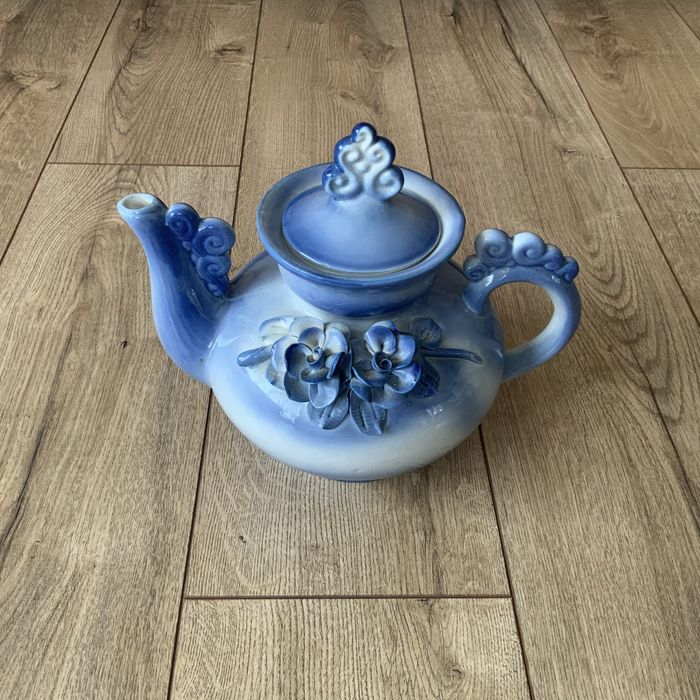 Porcelanowy dzbanek, niebieska porcelana
