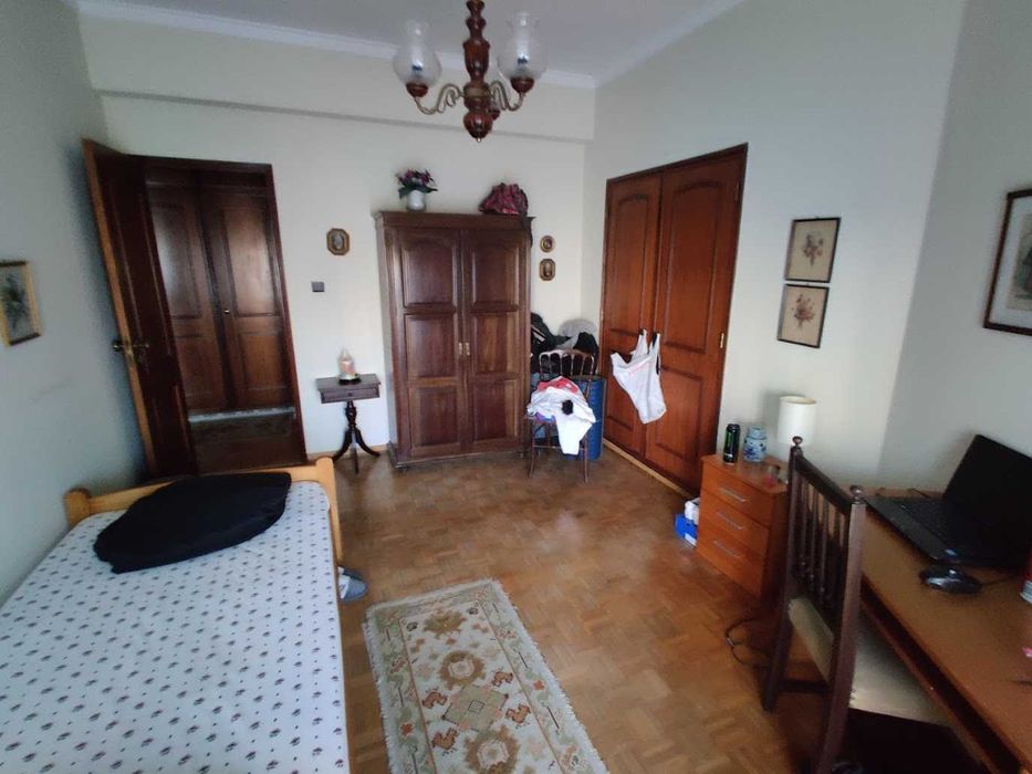 Alugo quarto em Alfornelos/Encosta do Sol