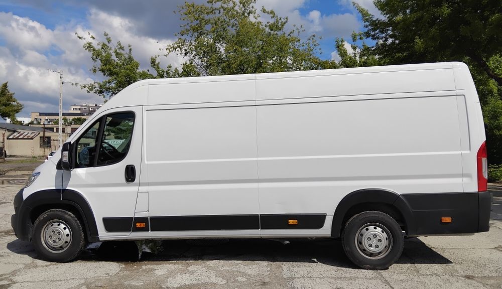 Wynajem lub wypożyczenie auta dostawczego busa L4H2 Citroen Jumper