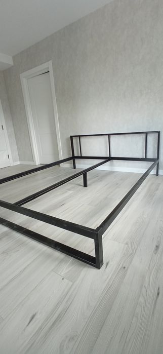 Ліжко двоспальне металеве