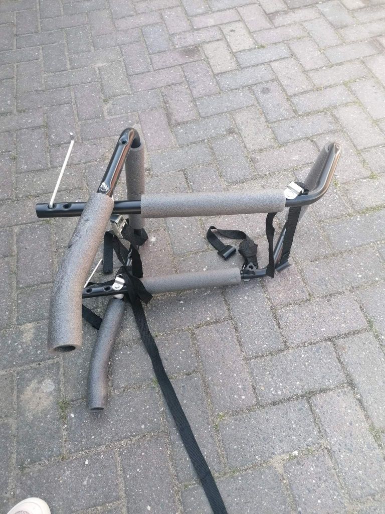 Stojak na rowery montowany na tylną klapę