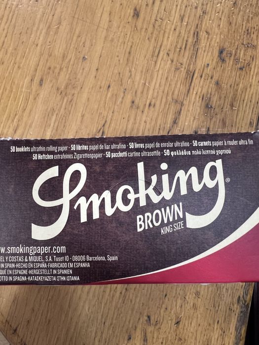 Caixa 50 Mortalhas Smoking Brown King Size - NOVO