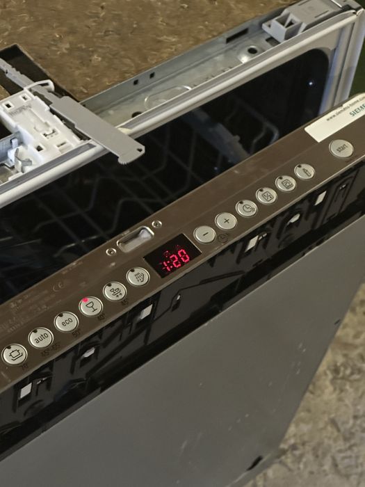 Вбудована посудомийка Siemens 60 см – тиха, економна, Німеччина