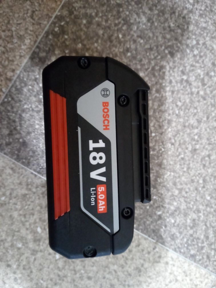 Akumulator Bosch 18 v 5.0 AMP share nowy oryginał