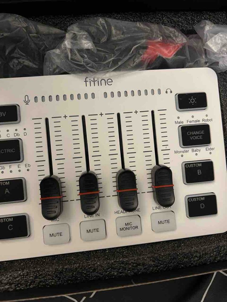 Продам мікшер FiFine SC3 White