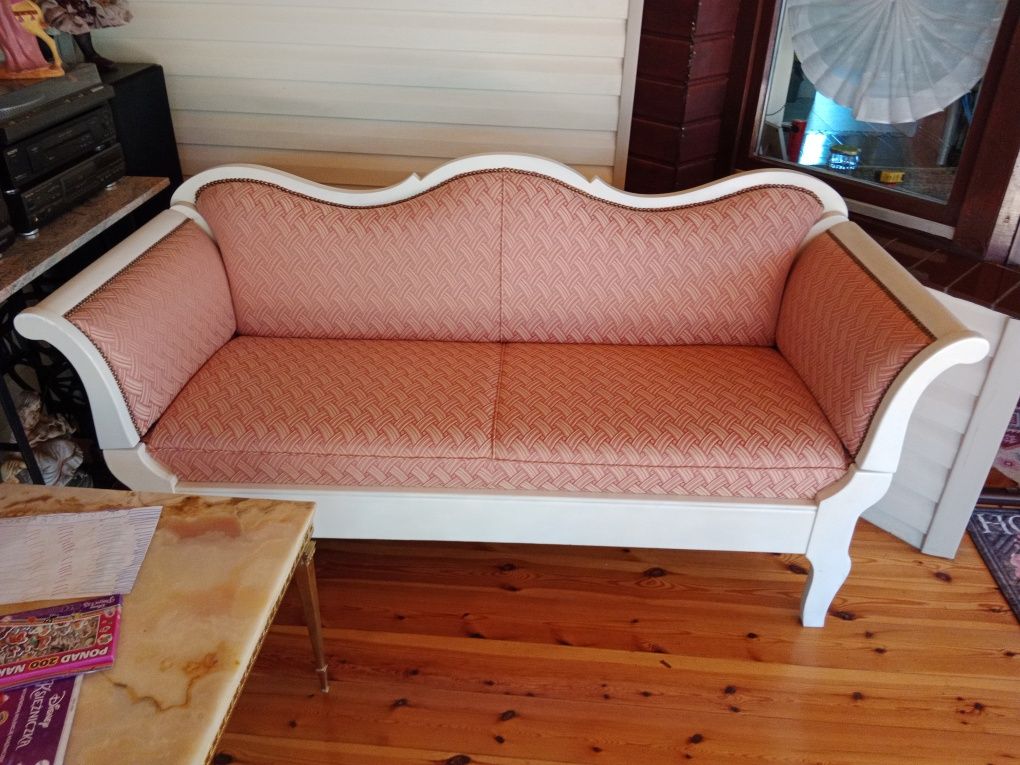 Stara sofa kanapa