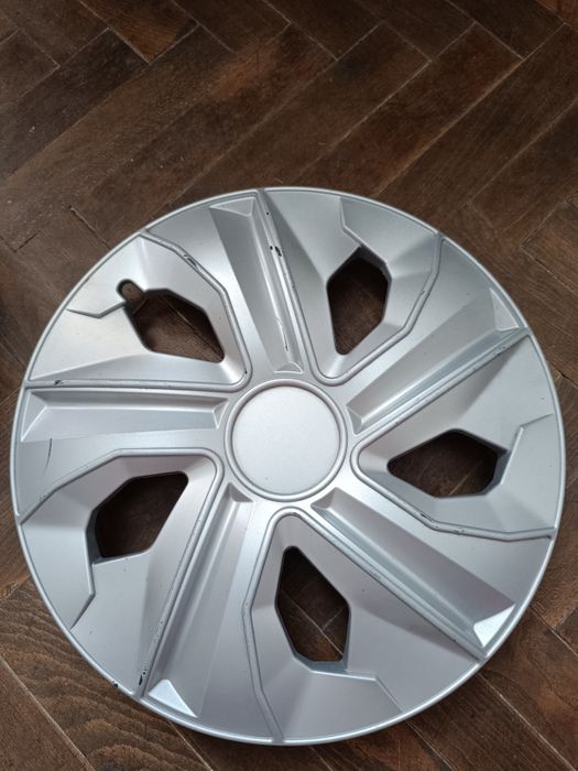 Продам колпак LUNA 13 Радиус Цена 100 грн.