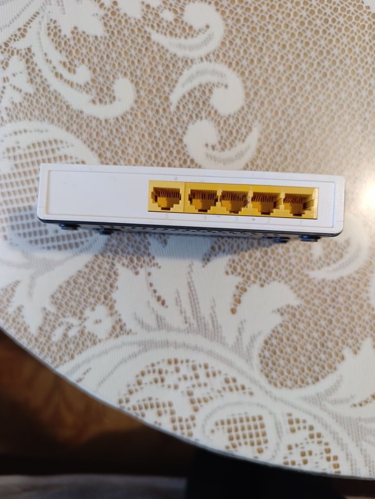 комутатор TP-Link TL бу