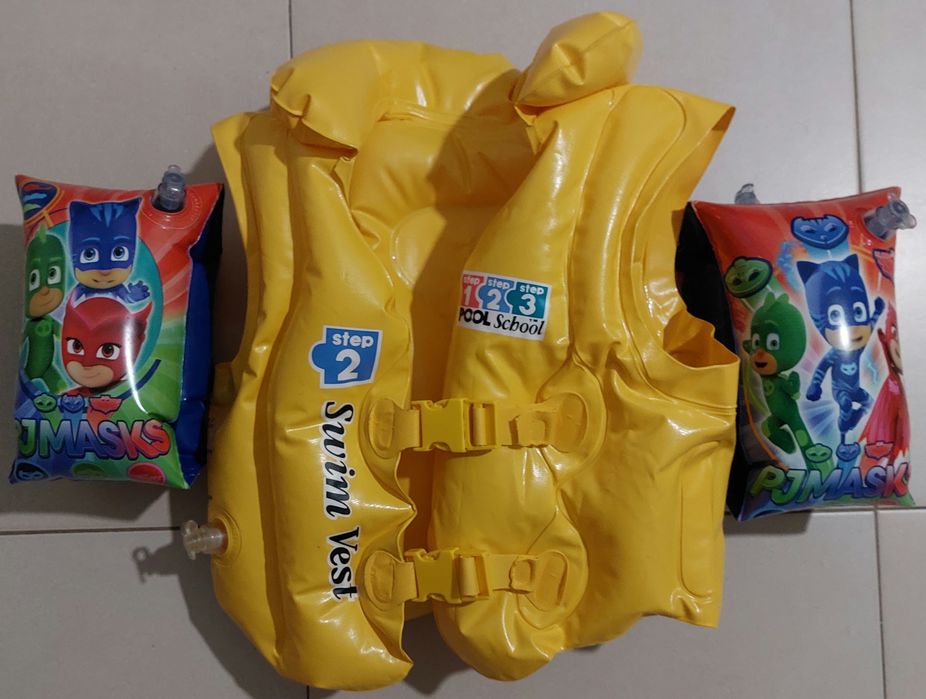 Colete de água e braçadeiras