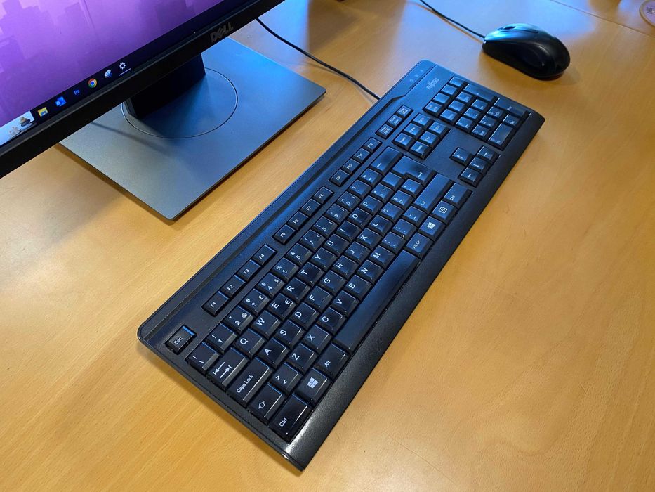 Computador Completo Fujitsu + Periféricos