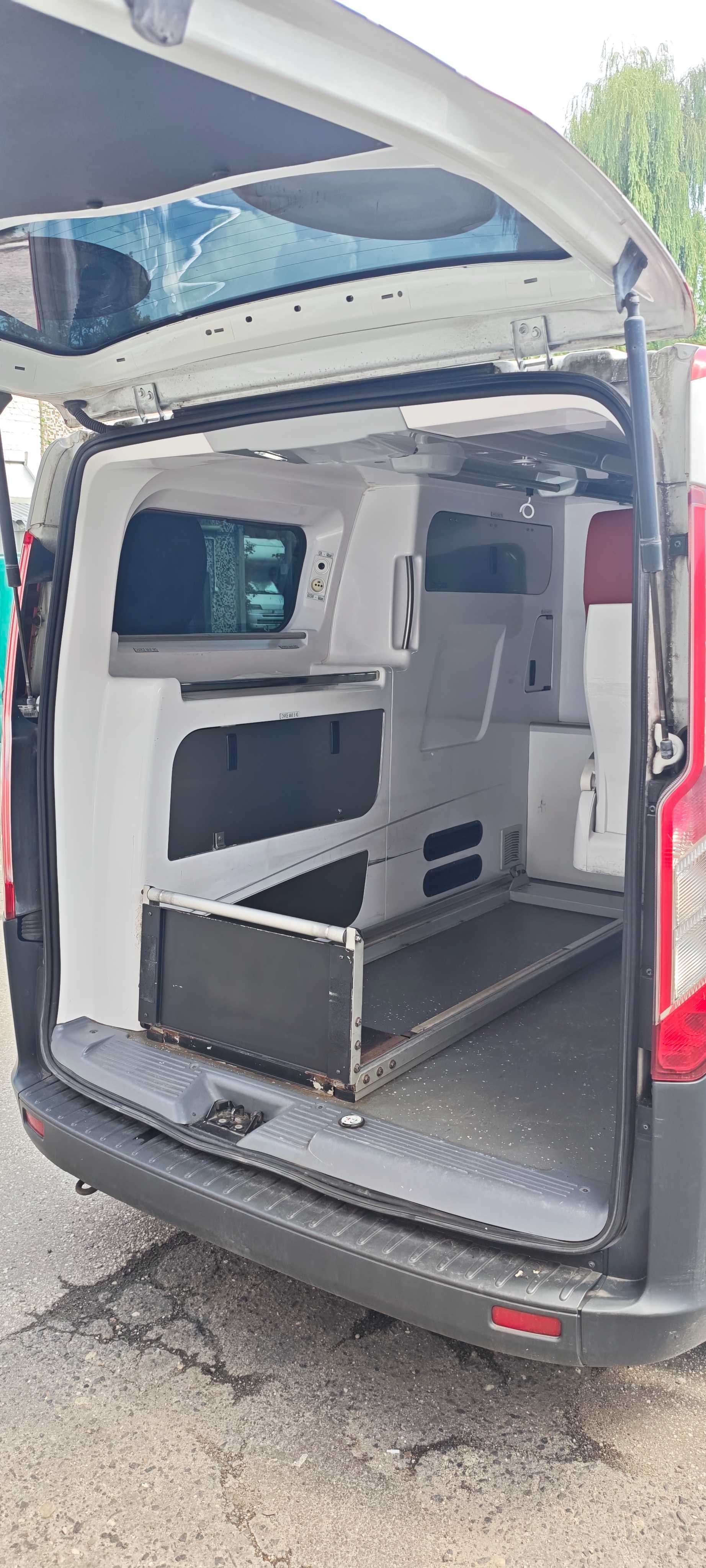 Ford Transit Custom - Ambulans karetka sanitarna + Nosze