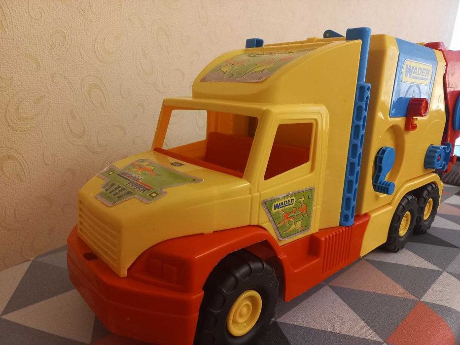 Машини грузові Vader