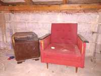 Rozkładany fotel i szafka nocna