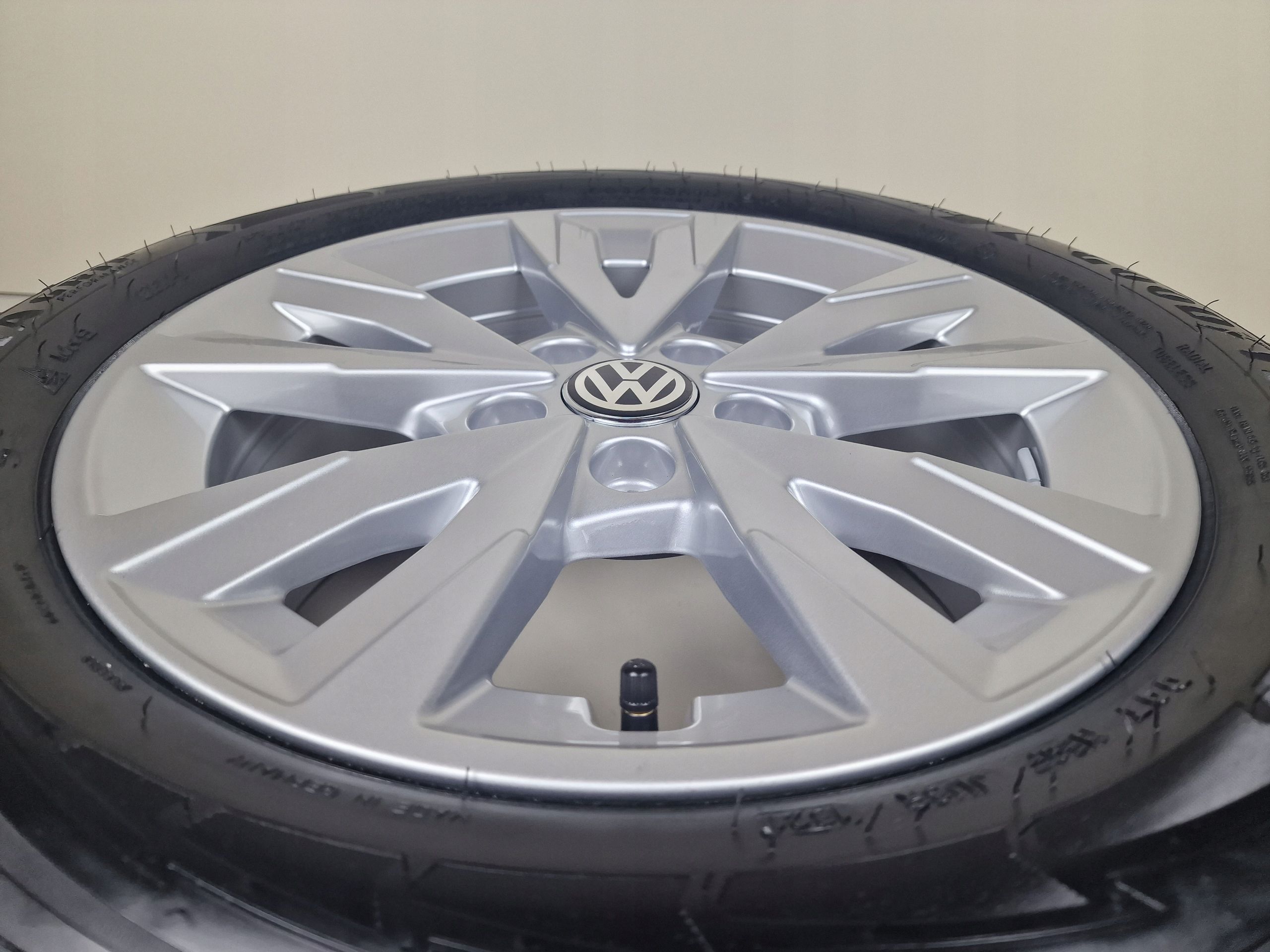 NOWE Felgi Volkswagen 16 Golf Passat T-Roc Jetta