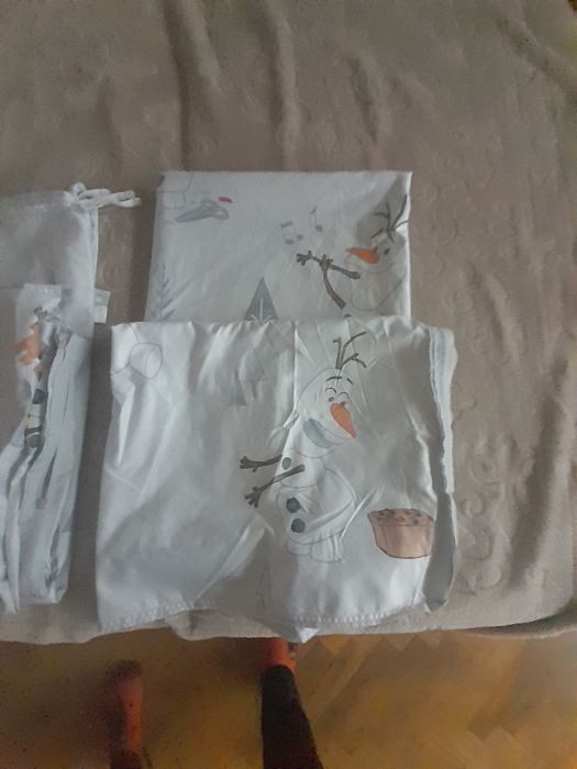 2 komplety pościeli świąteczna Olaf