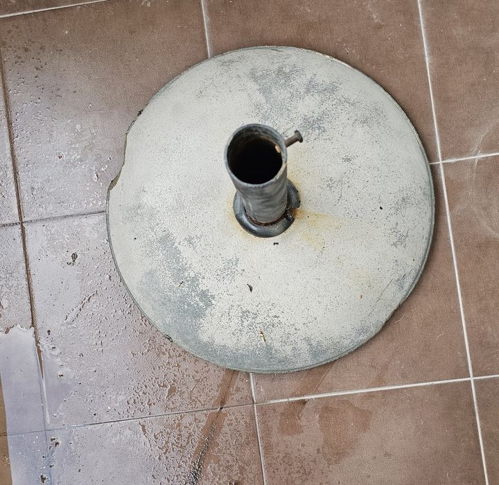 Base guarda-sol em cimento