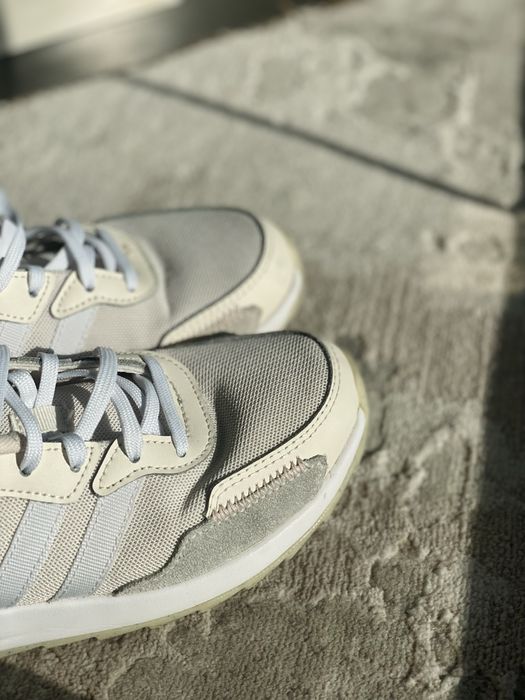 кроси жіночі adidas