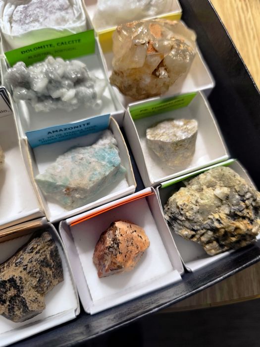 Conjunto de 19 minerais