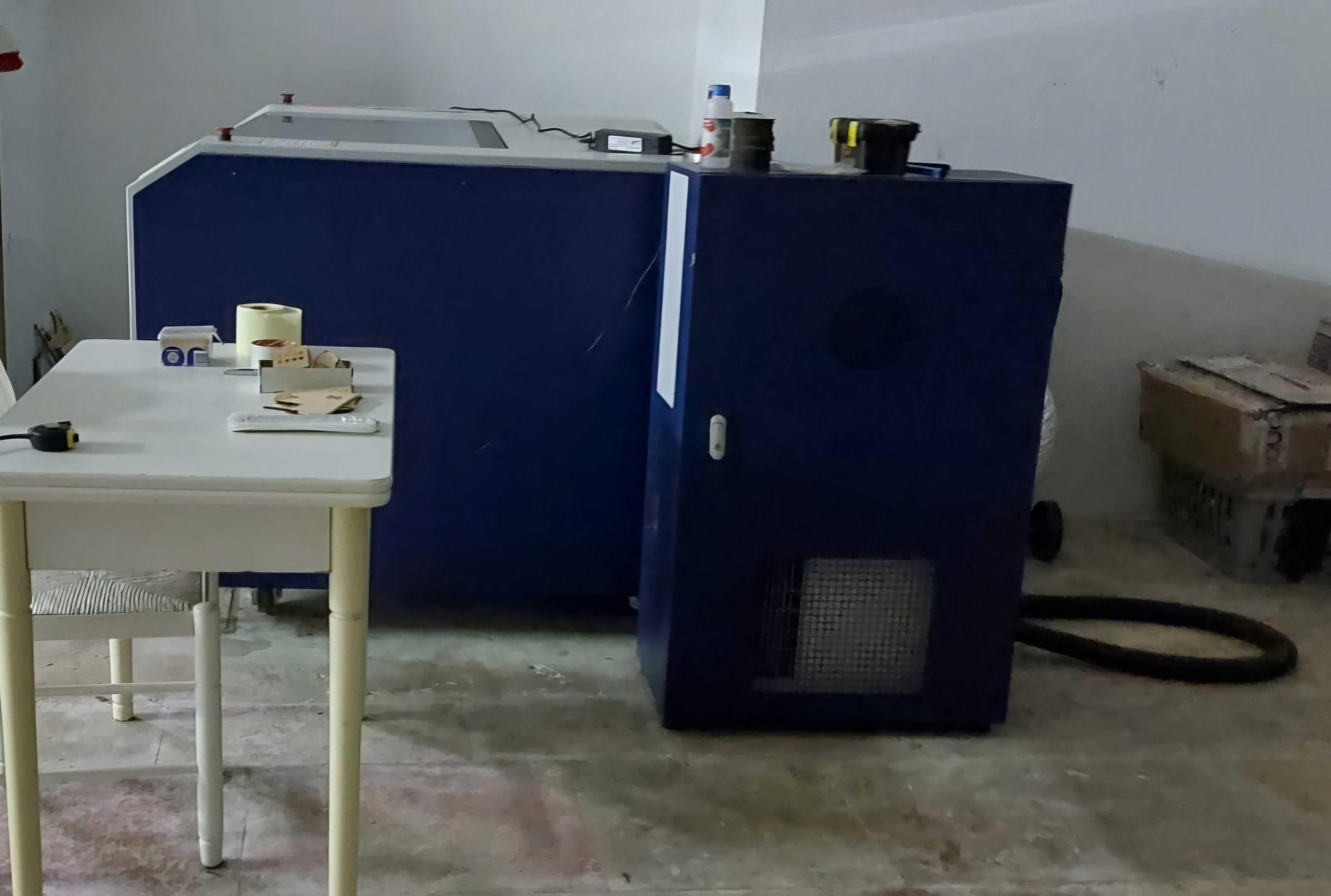 Máquina de corte e gravação a Laser
