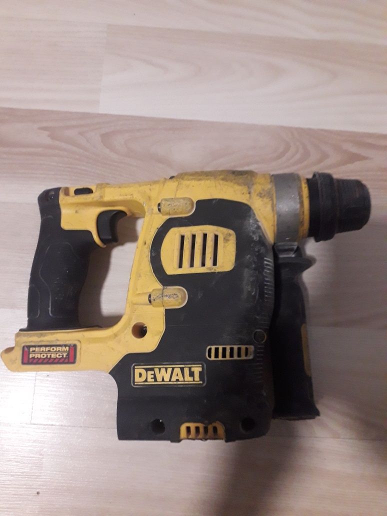 Mlotowiertarka Dewalt