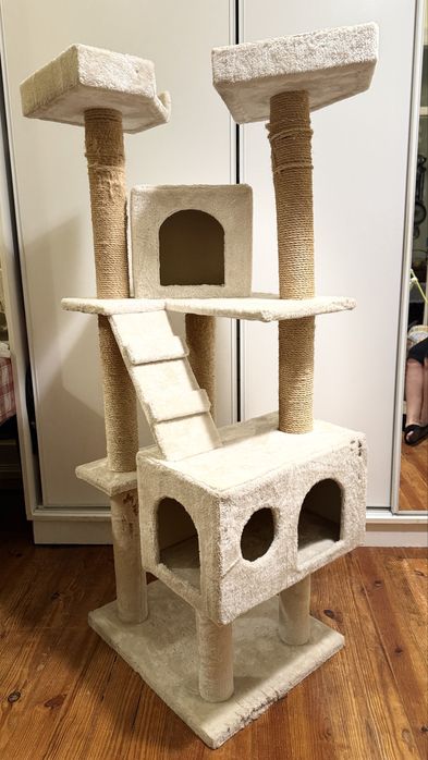 Casa/brinquedo para gatos